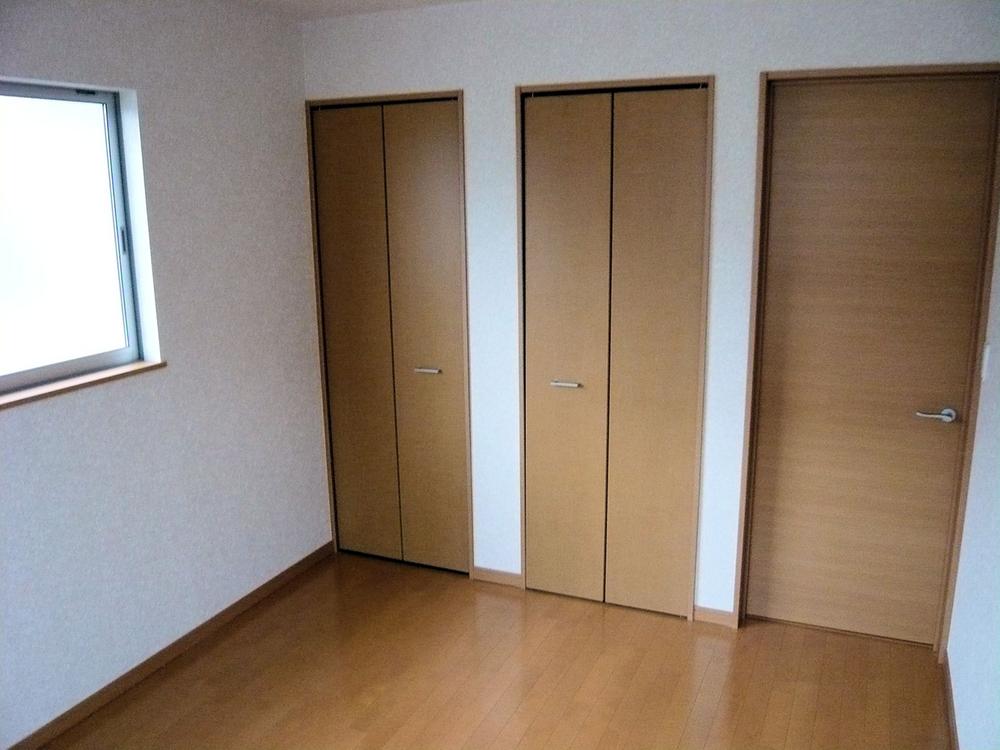 Non-living room. Second floor 6 Pledge