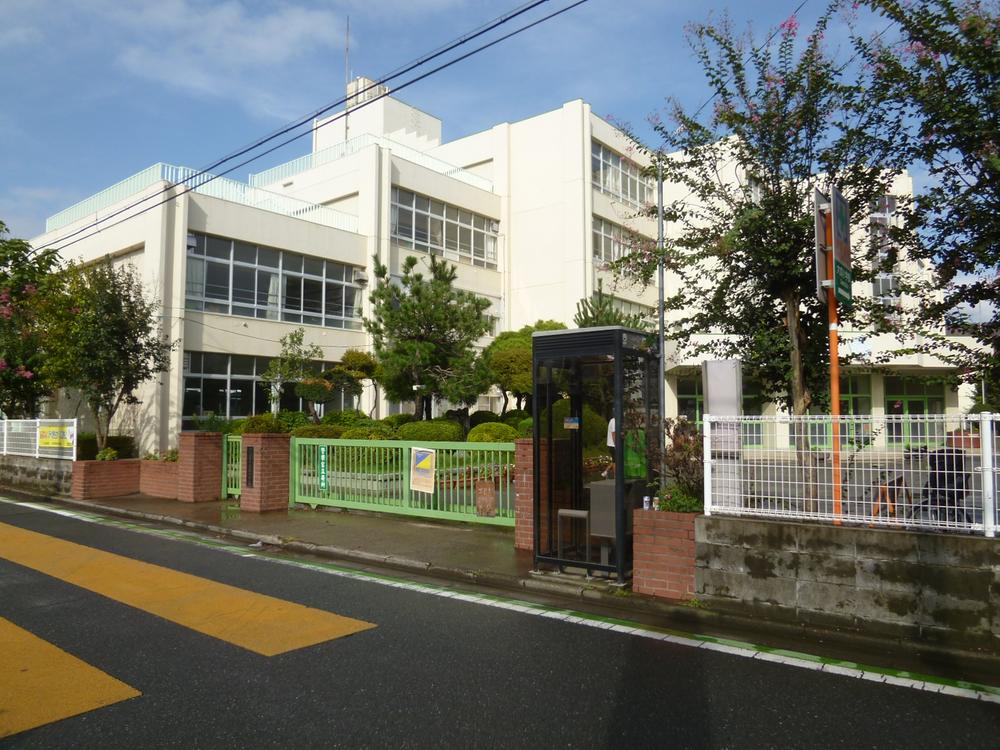 Primary school. 650m to Taisei Elementary School