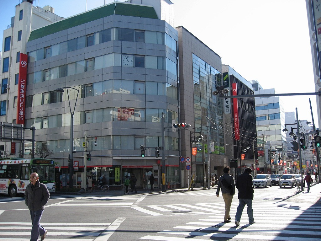 Bank. 500m to Bank of Tokyo-Mitsubishi UFJ Bank (Bank)