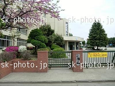 Primary school. 520m to Taisei Elementary School