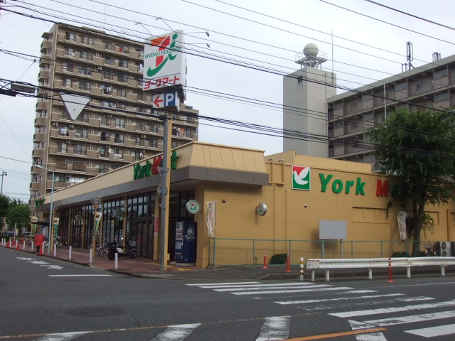 Supermarket. 10m until the Food Garden Kushibiki store (Super)