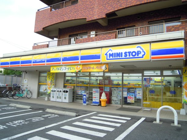 Convenience store. MINISTOP Saitama Kitabukuro store up (convenience store) 113m