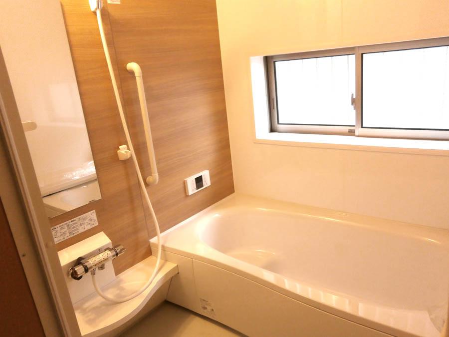 Bathroom. Was building completed. Such as the actual image from per yang, We have to wait all the time so you can see directly. 