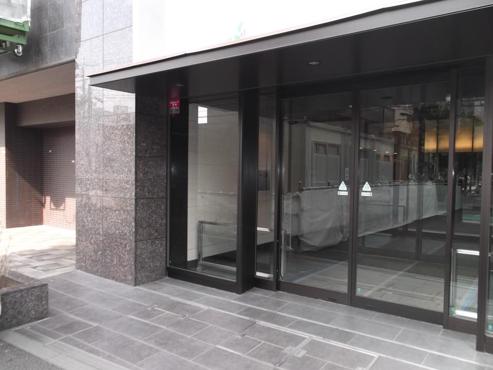 Entrance. Common areas