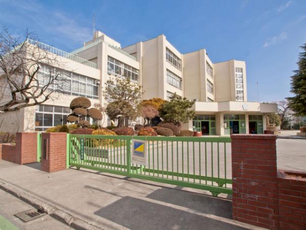 Primary school. 520m up to elementary school City Taisei Elementary School