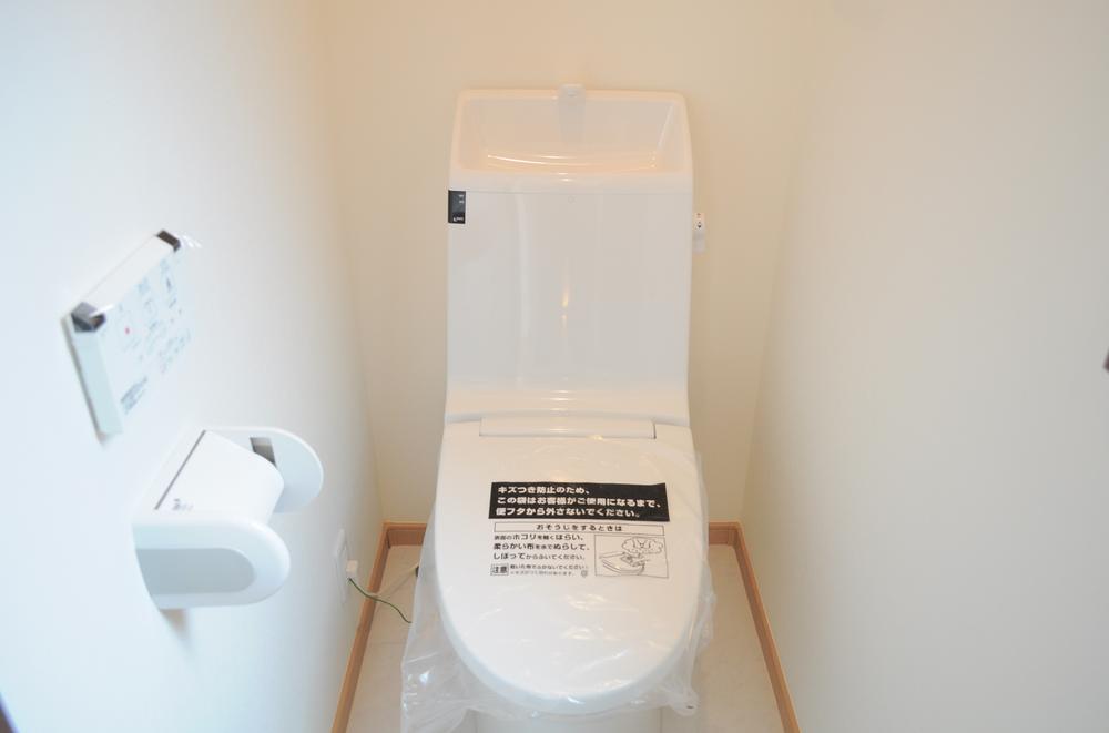 Toilet. Unused toilet (August 2013) Shooting