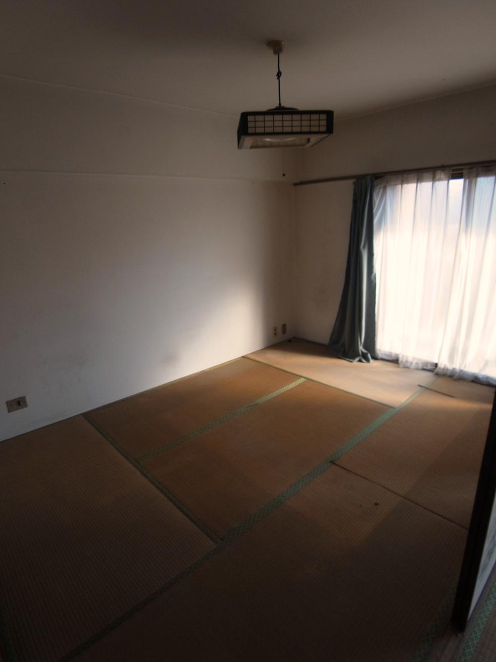 Non-living room. Indoor (11 May 2013) Shooting