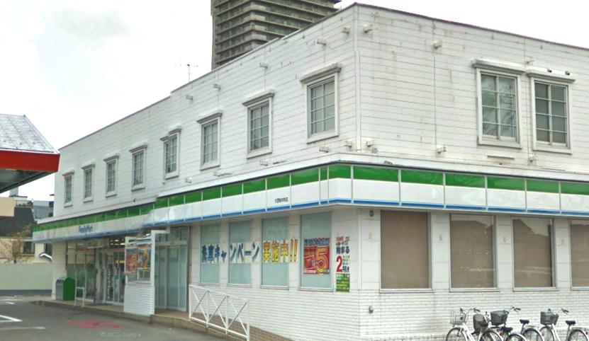 Convenience store. 340m to Family Mart (convenience store)