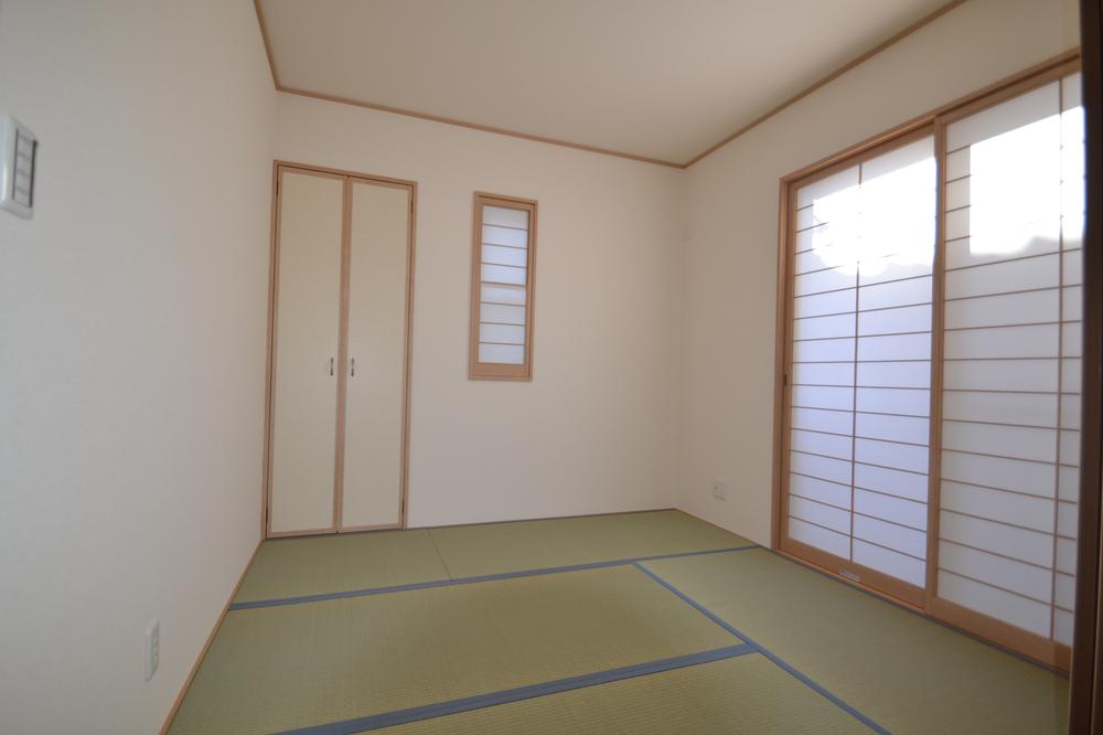 Non-living room. 4.5 Pledge of Japanese-style, Also available as a drawing room, It is convenient. Friendly atmosphere is impressive. 