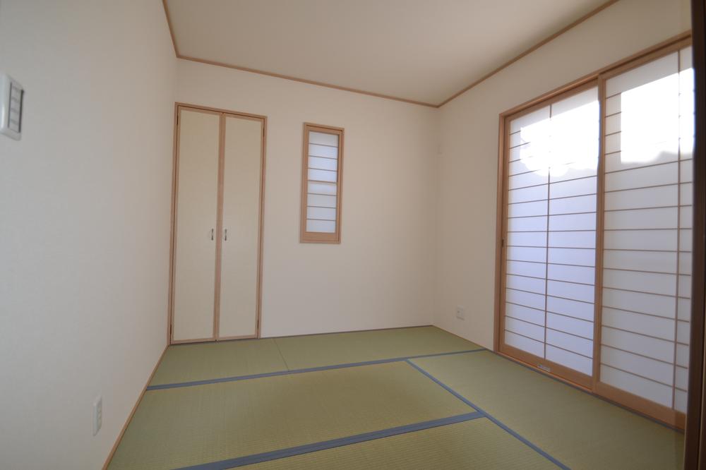 Non-living room. 4.5 Pledge of Japanese-style, Also available as a drawing room, It is convenient. Friendly atmosphere is impressive.