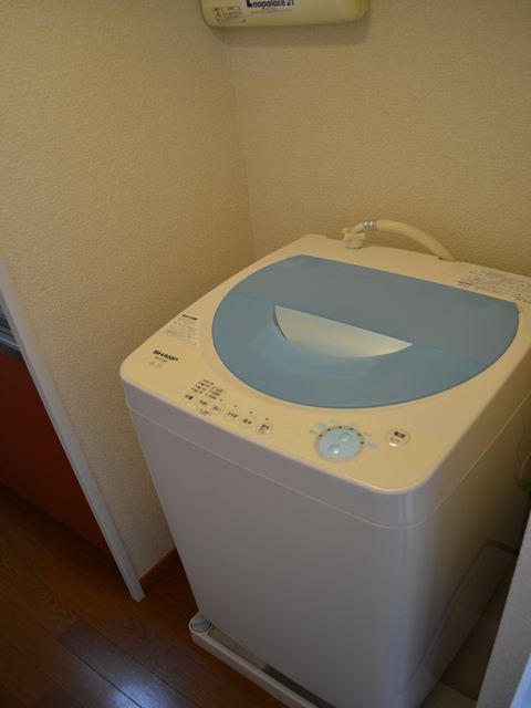 Other Equipment. You can easily move because it also comes with a washing machine ☆ 