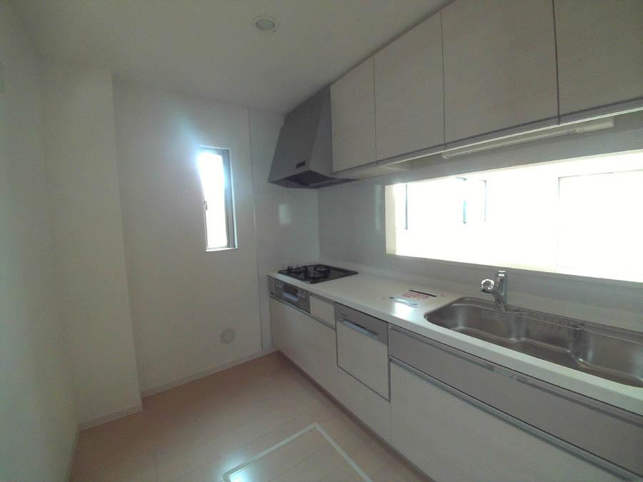 Kitchen. Was building completed. Such as the actual image from per yang, We have to wait all the time so you can see directly. 