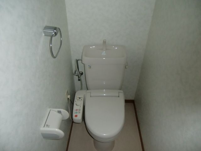 Toilet. Uosshuretto with toilet