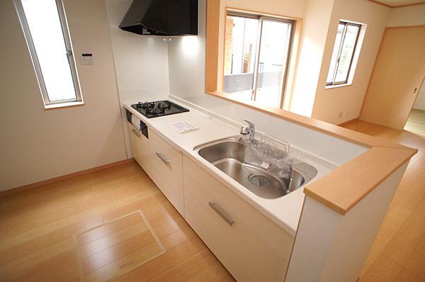 Kitchen. Face-to-face kitchen can feel your family close