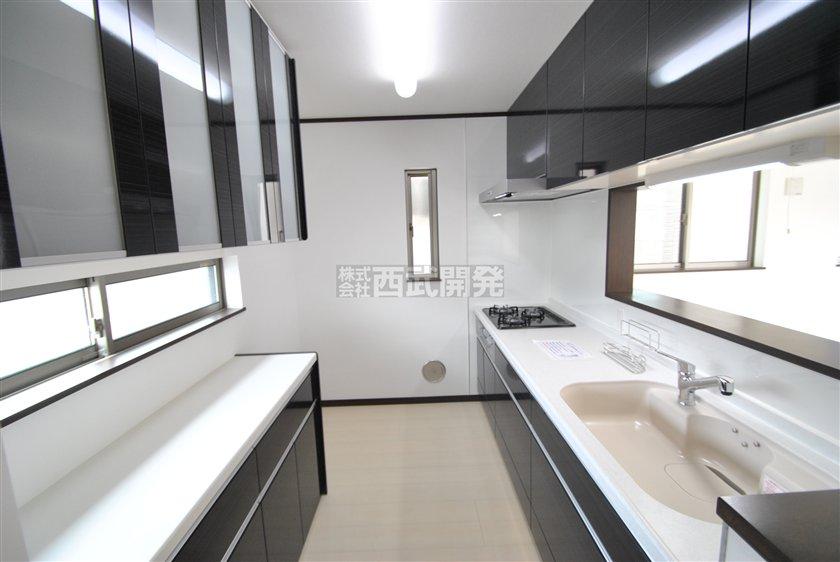 Kitchen. 1 Building Kitchen (May 2013) Shooting