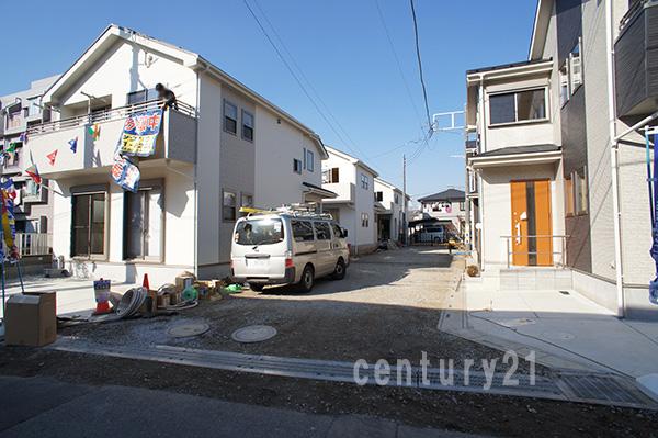 Local photos, including front road. Local (12 May 2013) Shooting