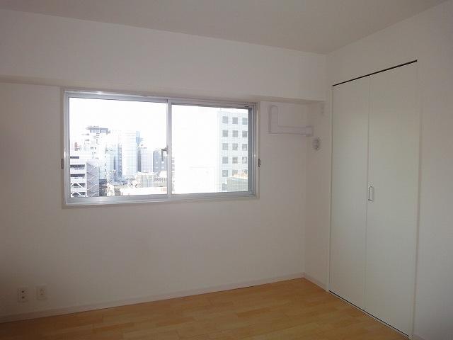 Non-living room.  ◆ South Western-style