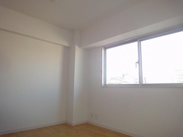 Non-living room.  ◆ South Western-style