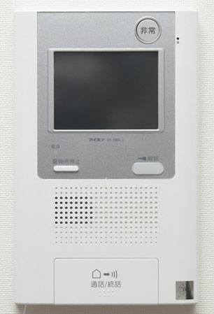 Security.  [Dwelling unit intercom] Voice (Kazejoshitsu auto lock with video) intercom Hands with free security functions can be used to check visitors. Also it has a recording function. (Same specifications)