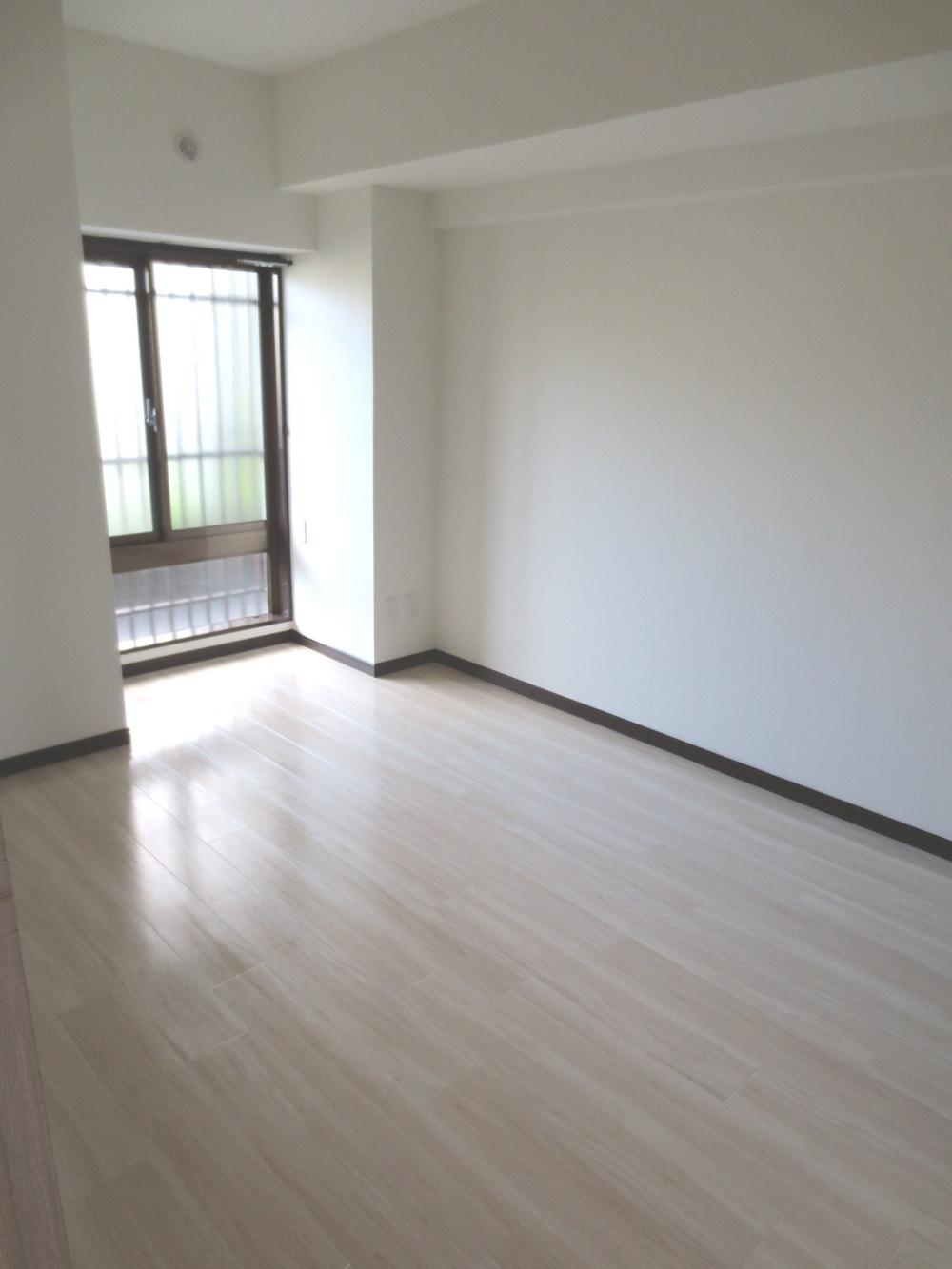 Non-living room. Local (11 May 2013) Shooting