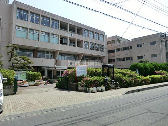 Primary school. 830m until the Saitama Municipal Kamico Elementary School