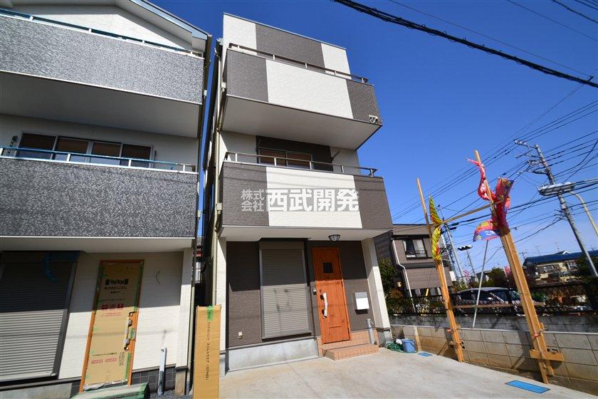 Local appearance photo. Local (12 May 2013) Shooting