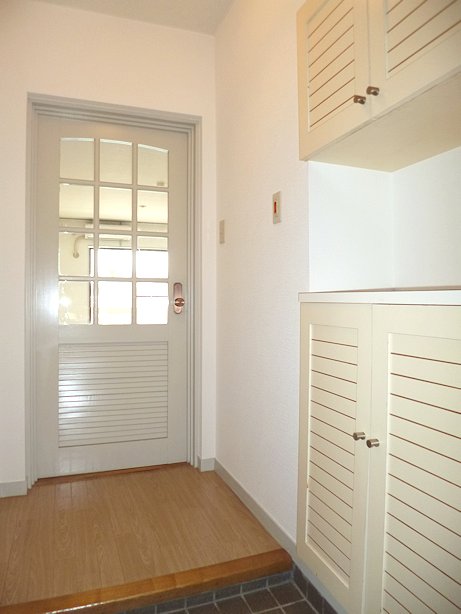 Entrance. Entrance hall with a bright and clean sense of the white tones