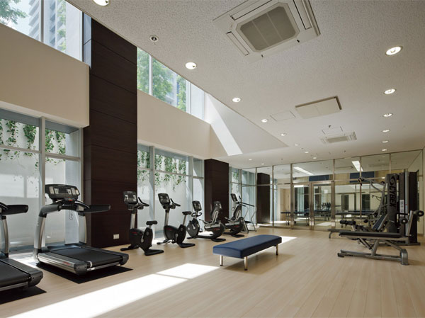Shared facilities.  [Fitness gym] Also available after the interval and the work of housework. In the living, Feel free to perform the physical training.  ※ Utilization time / 5:00AM ~ 0:00AM ・ Free (F Building B1F)