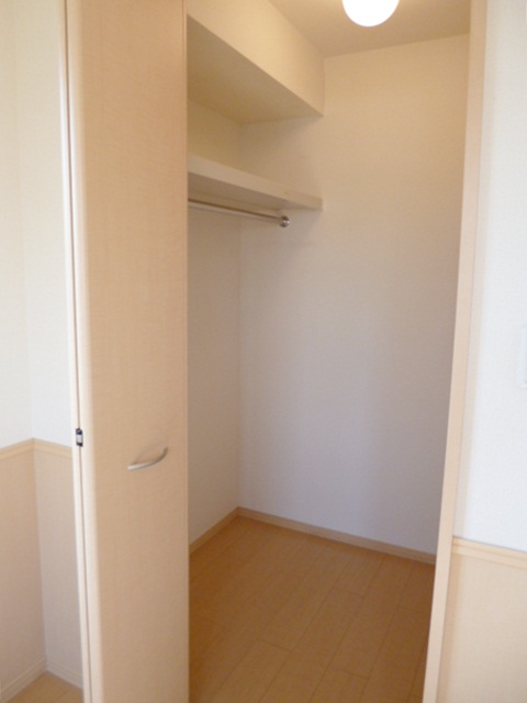 Receipt. Storage capacity of surprise ・  ・  ・ Walk-in closet × 2