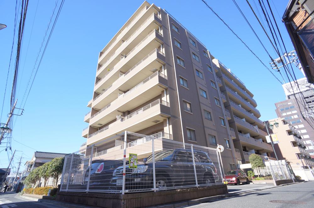 Local appearance photo. Local (12 May 2013) Shooting