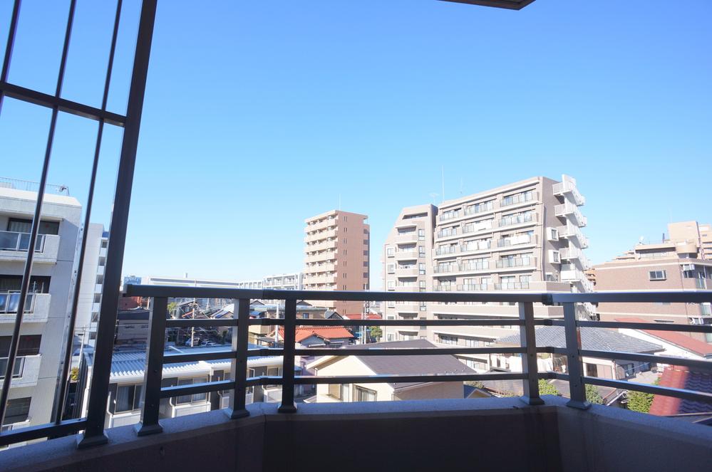 View photos from the dwelling unit. View from the site (December 2013) Shooting