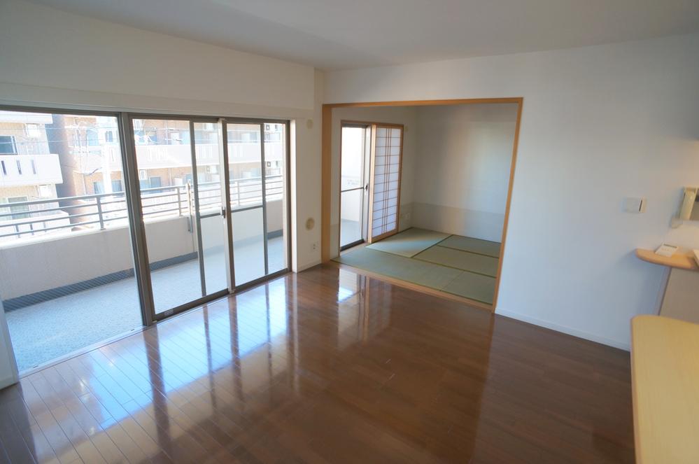 Living. Indoor (12 May 2013) Shooting