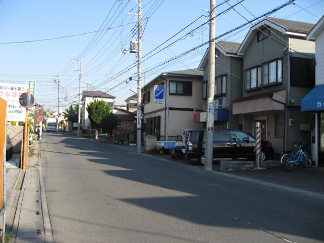Local photos, including front road. 8m is a public road.