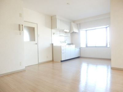 Living and room.  ※ 301, Room interior reference photograph Dynein that bright day shines from the large windows