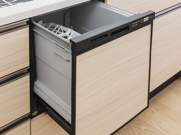 Kitchen.  [Dishwasher] Built-in type which does not take the place. Cleanliness specifications that cleaning also be dried. To achieve low noise and water-saving effect of about 42dB.
