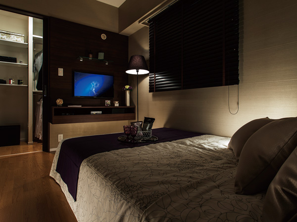 Interior.  [Master bedroom] To cherish the luxury relaxation, Stylish Shitsurai.