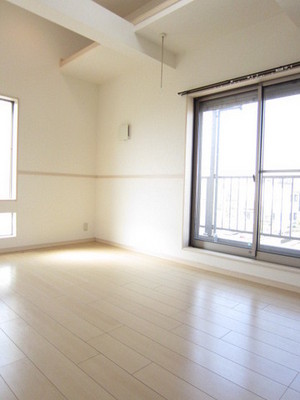 Living and room. 7.9 tatami flooring of Western-style