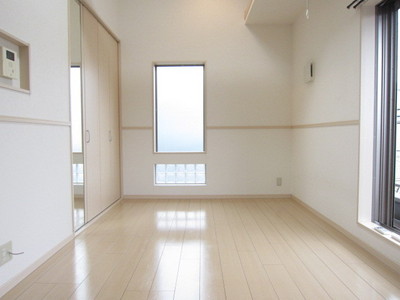 Living and room. top floor ・ Bright room corners