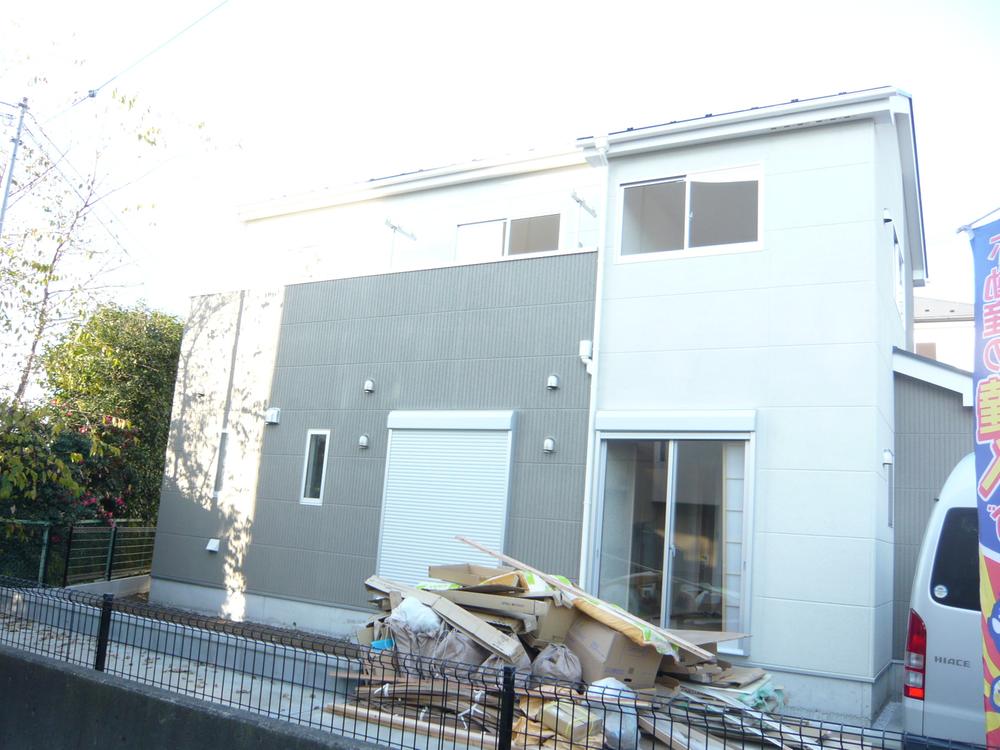 Other local.  ■  □ It is spacious grounds! Car space can also be three or more! Property is from the station than Omiya BP! As soon as possible! 