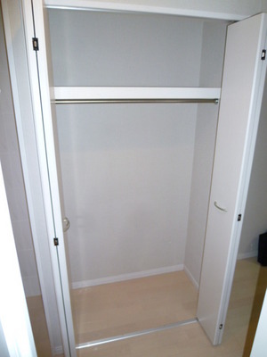 Living and room. closet