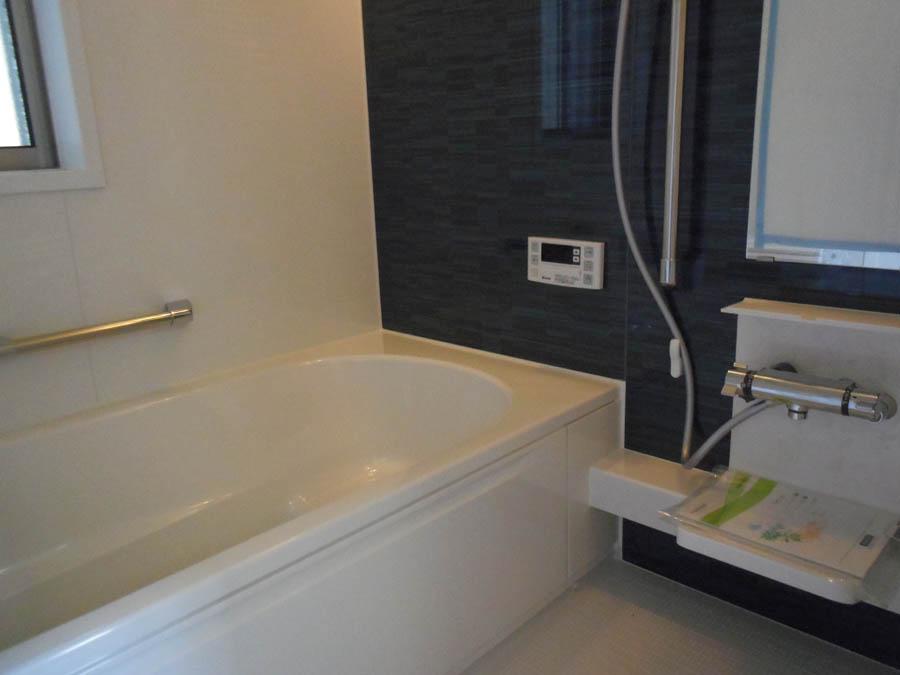 Bathroom. Was building completed. Such as the actual image from per yang, We have to wait all the time so you can see directly. 