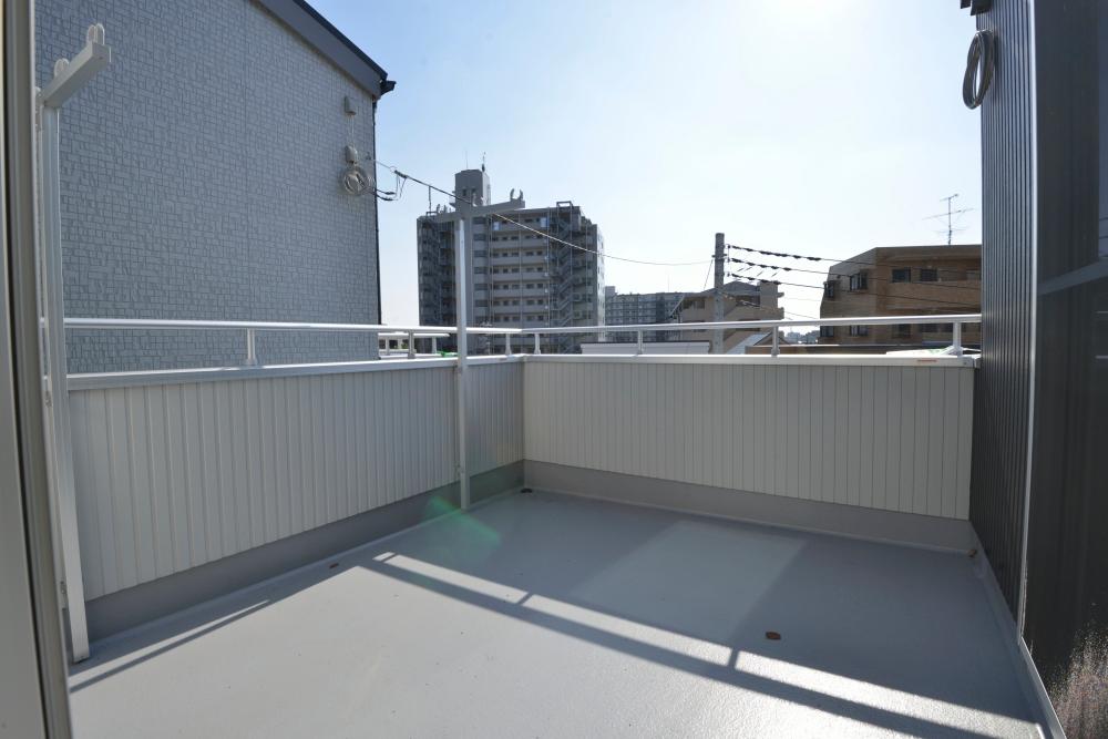 Balcony. Also Jose to Ease your laundry because the spacious balcony! (13 Building)