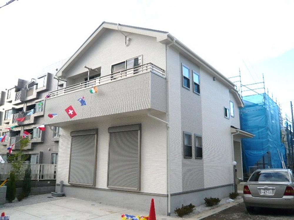 Local appearance photo. Local (12 May 2013) Shooting