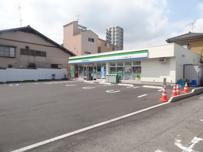 Convenience store. 220m to Family Mart (convenience store)