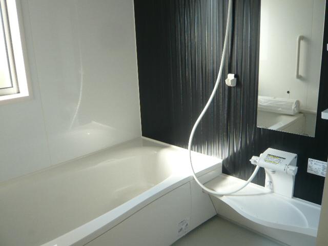 Bathroom.  ◆ 1 square meters size with bathroom dryer! 