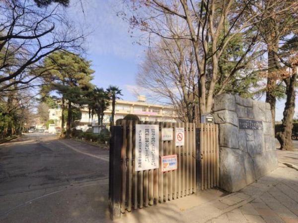 Junior high school. 1520m up to junior high school Omiya North Junior High School