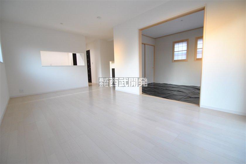 Living. 1 Building Living (November 2013) Shooting