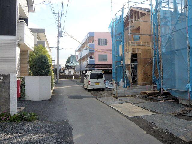 Local photos, including front road. 11 / 26 shooting