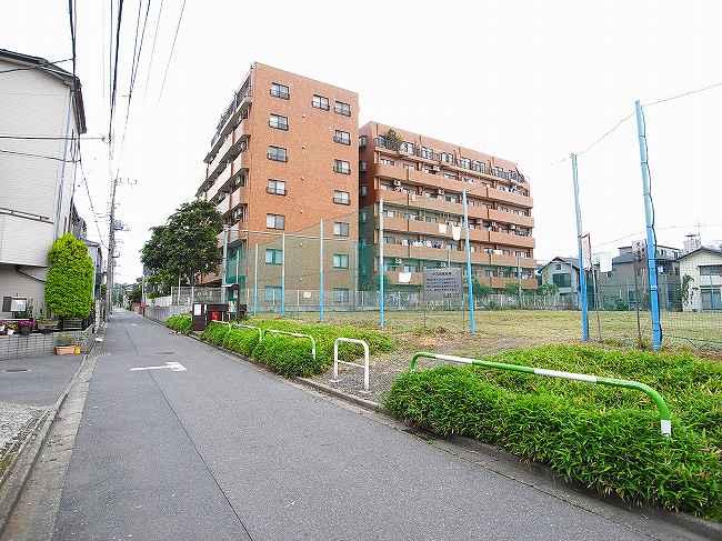 park. 20m until the gifts children's park