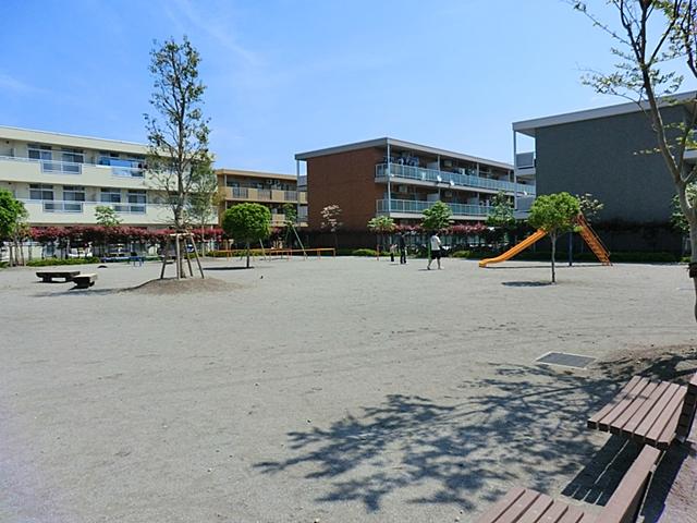 park. Good friend to Square 360m